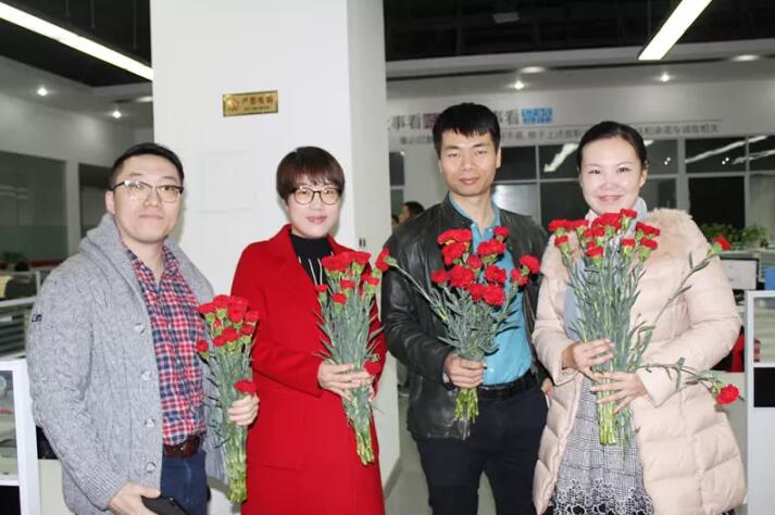 除了吃鸡,感恩节还有这样的打开方式?!