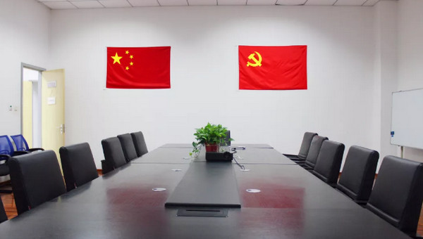 1563517573178046.jpg 配图14 云和数据高大上的办公环境.jpg